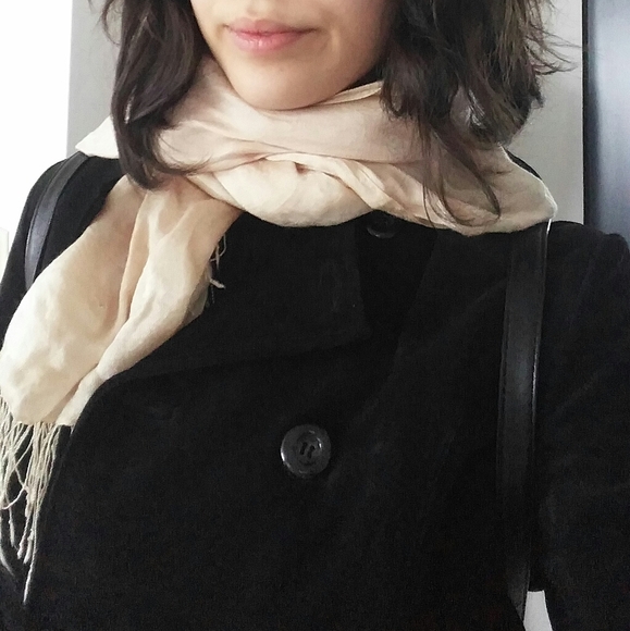 ⛔SOLD⛔FREE w$25purch. Vintage Silk Scarf Light Champagne - Picture 2 of 6